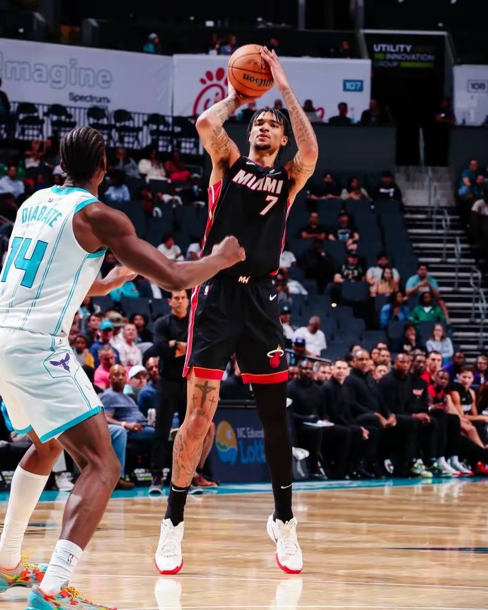 爱游戏体育-包含里程碑夜！多伦多猛龙临场应变；NBA常规赛赛前刷纪录；震撼外界；高层口径保持一致的词条